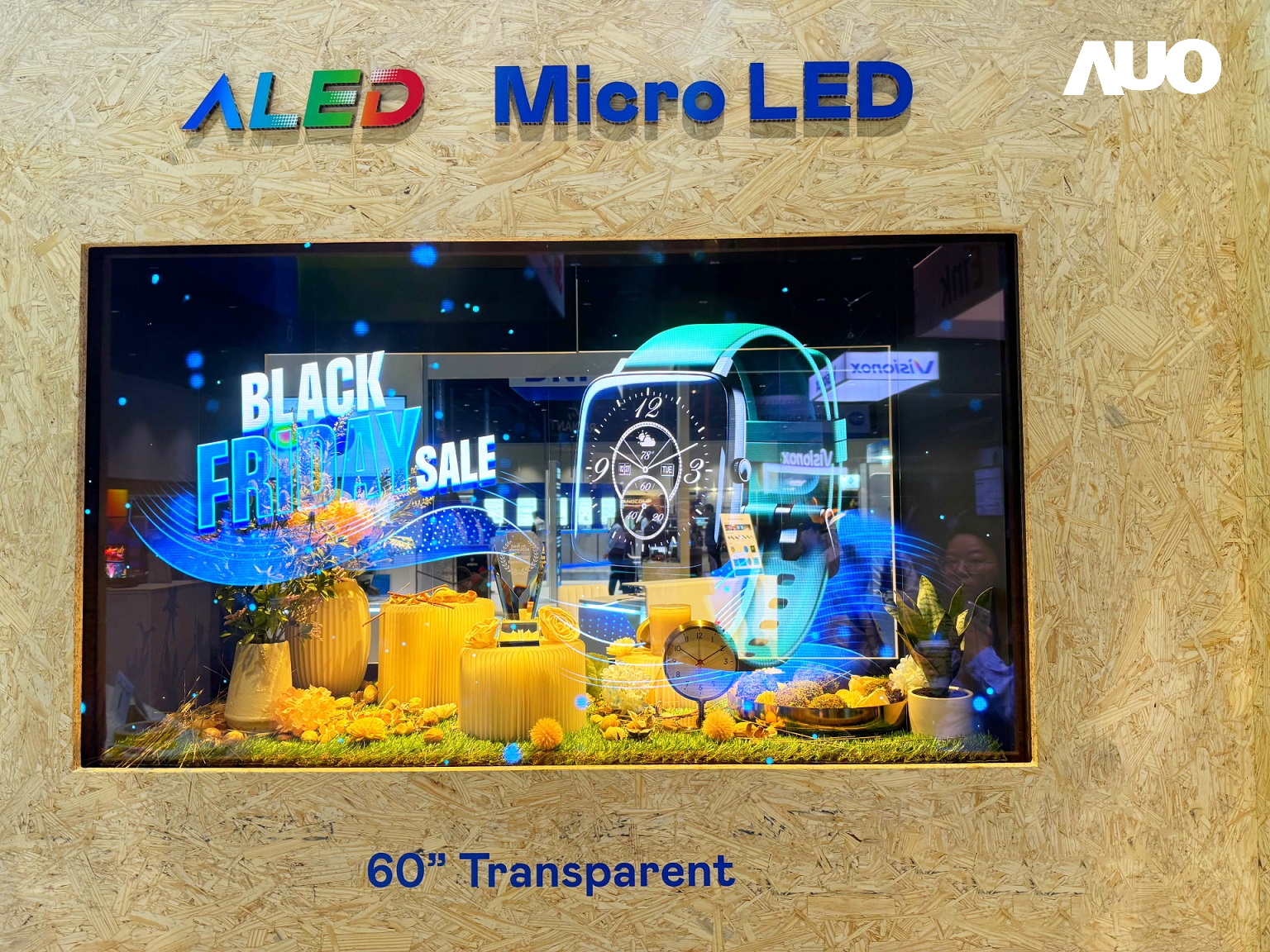 友達領先業界打造「60吋高透明度Micro LED顯示器」，具高穿透率、低繞射、高亮度、無縫拼接等優勢，展現如家庭玄關窗屏、商品展示櫥窗，或觀光運具的導覽窗屏之應用潛力，獲台灣精品標誌