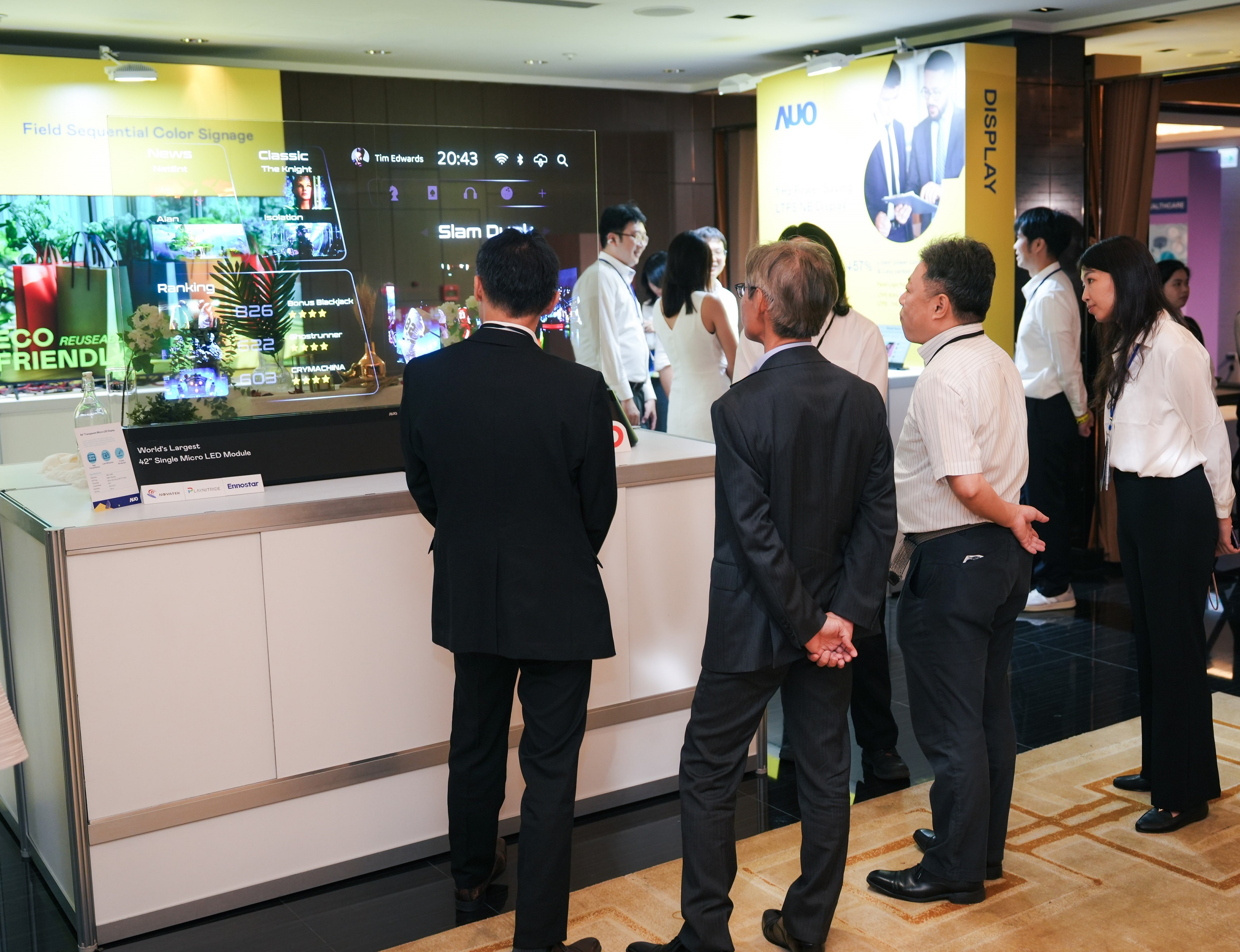 現場亦規劃多項技術產品展示，涵蓋材料、設計到系統整合，讓與會夥伴見證友達技術深度與前瞻視野帶來的共創可能性